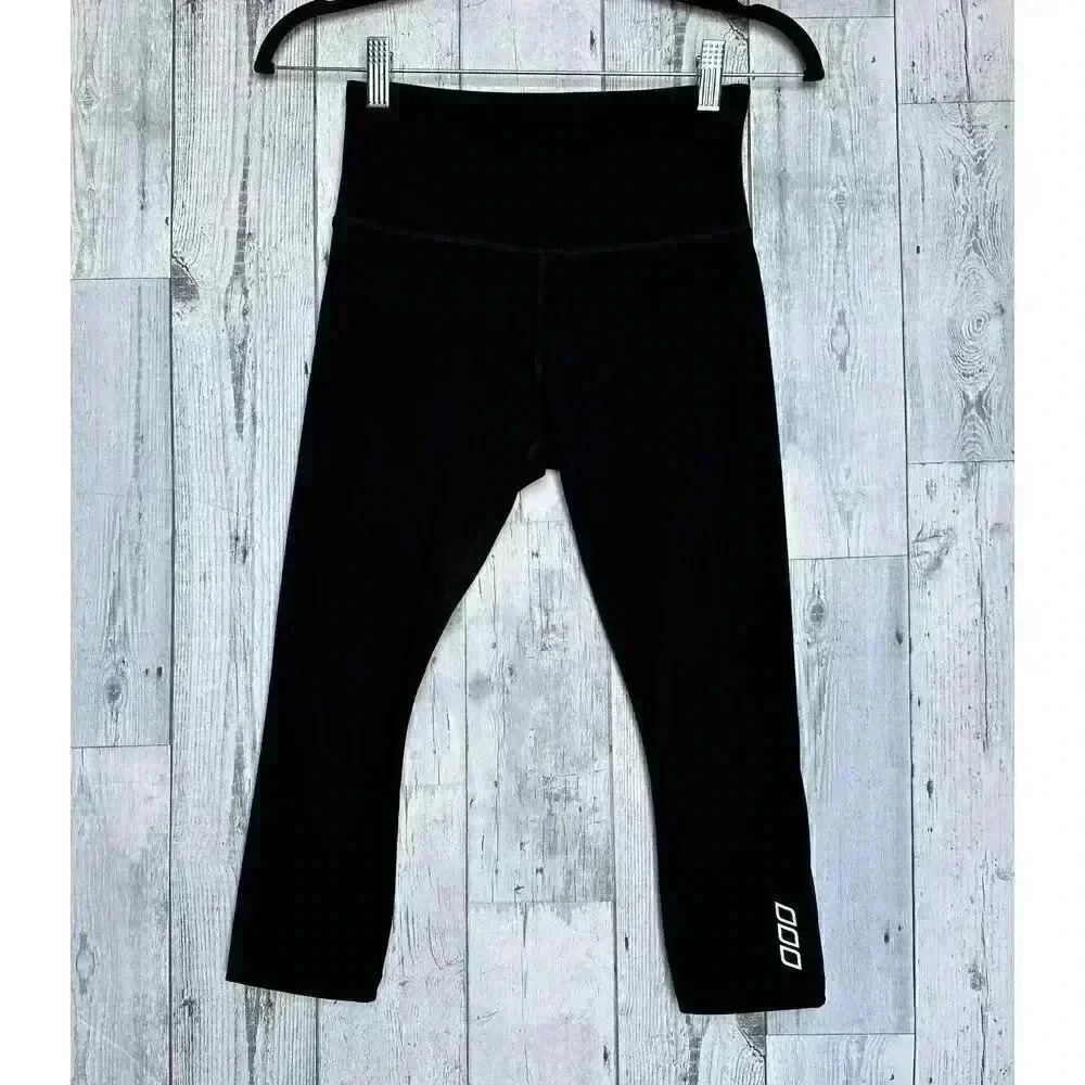 Lorna Jane uniquely sport capri legging, size XS, black